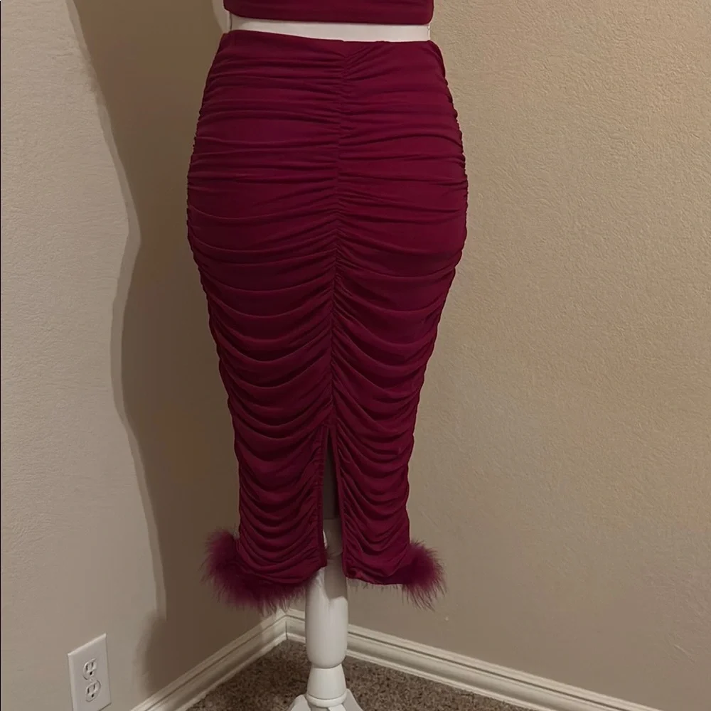 Fun and Flirty Burgundy Skirt Set - Picture 5 of 11